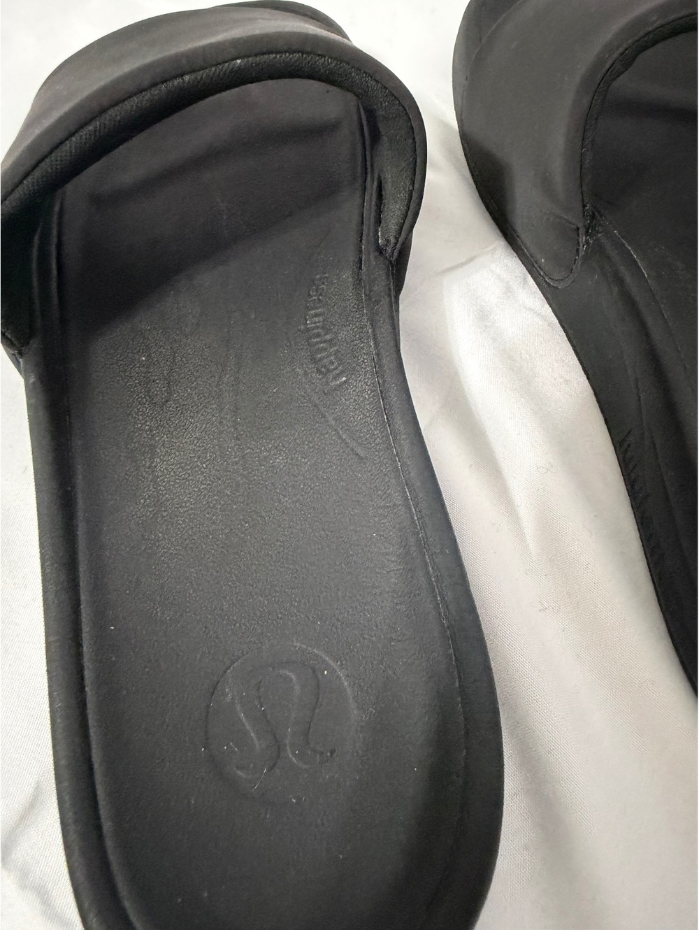 Lululemon Women's Restful Slides - Black/Graphite Grey, Size 9 - Picture 4 of 9